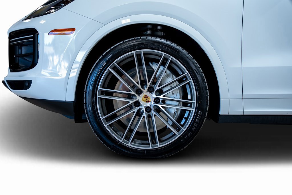 Used 2021 Porsche Cayenne Turbo image 25