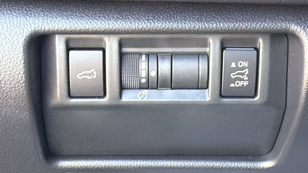 Used 2025 Subaru Forester Limited w/ Popular Package #2 AWD/4WD image 30