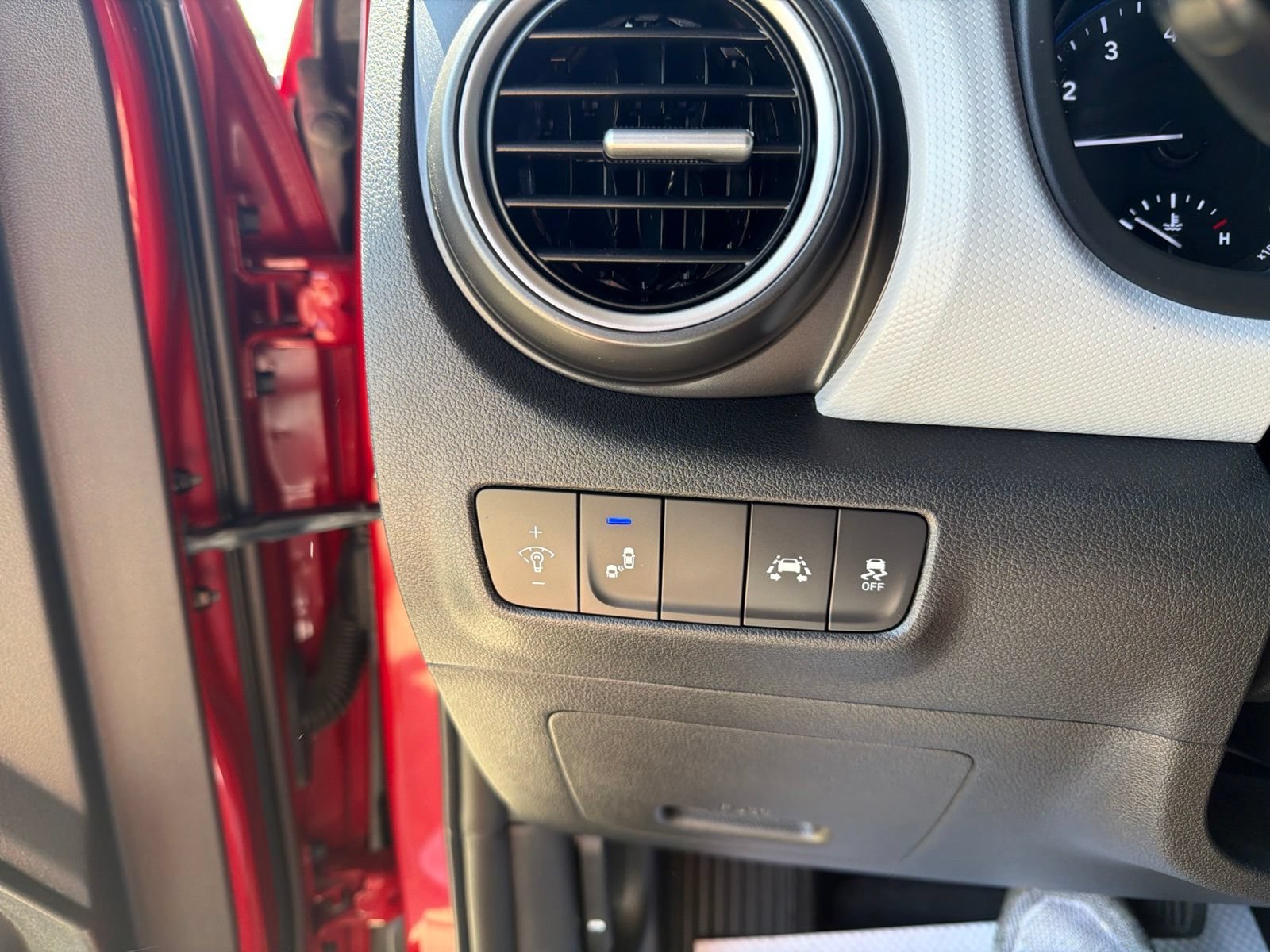Used 2021 Hyundai Kona Limited FWD image 9