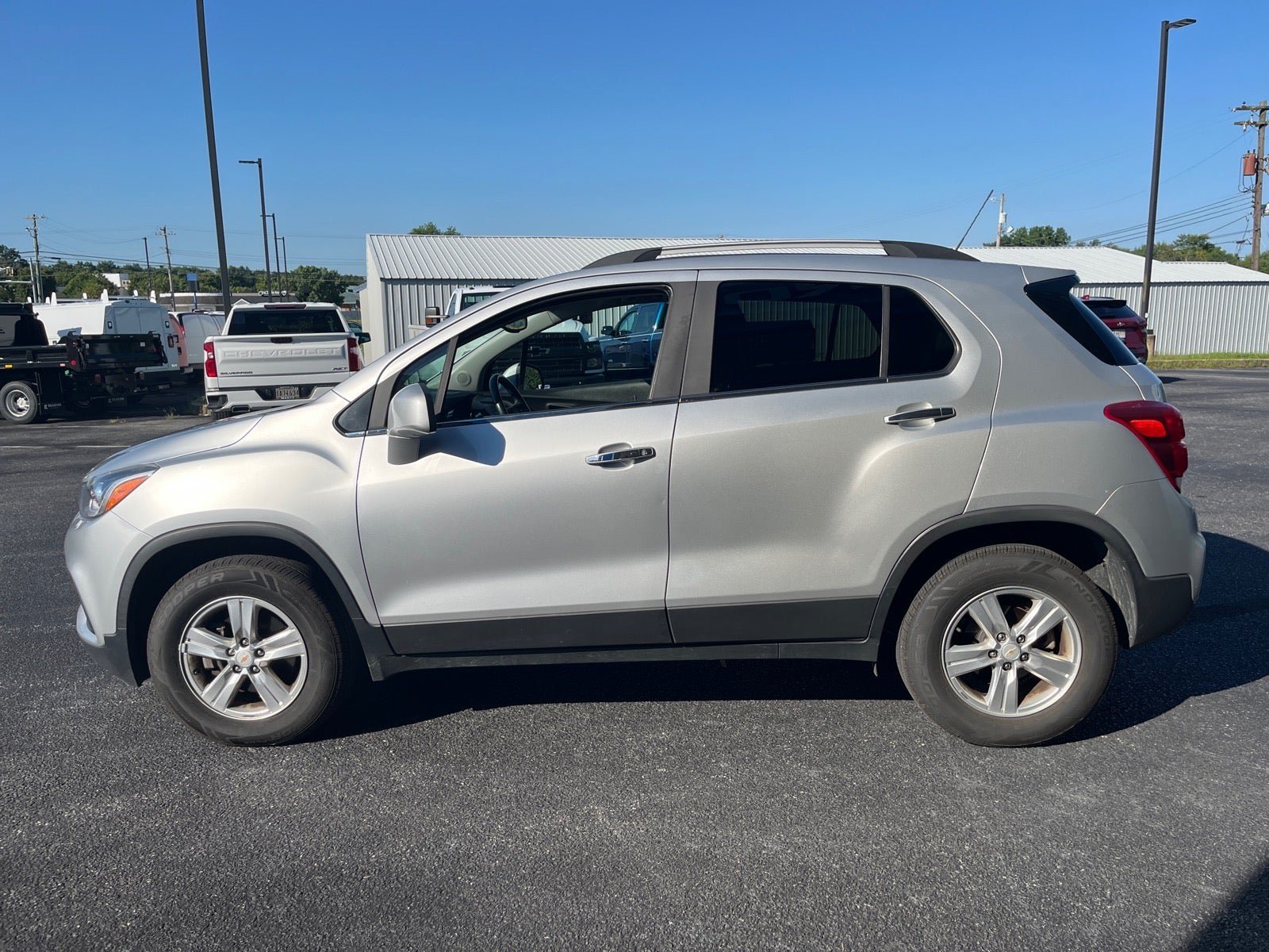 Used 2019 Chevrolet Trax LT w/ LT Convenience Package AWD/4WD image 9