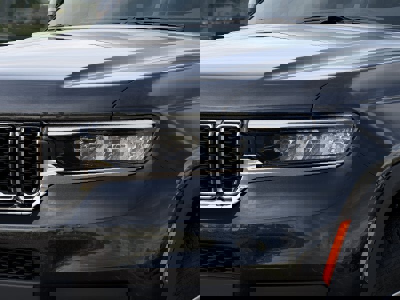 New 2025 Jeep Grand Cherokee L Laredo w/ Trailer Tow Package image 31