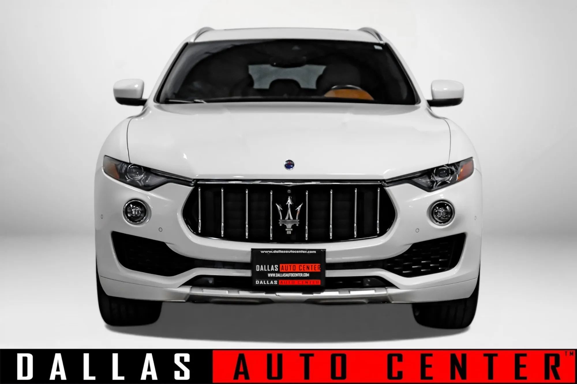 Used 2018 Maserati Levante GranLusso image 2