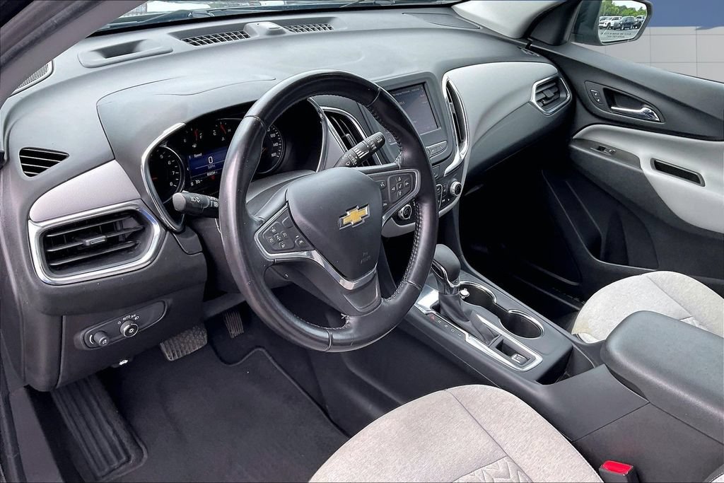 Used 2022 Chevrolet Equinox LT w/ Driver Convenience Package FWD image 17