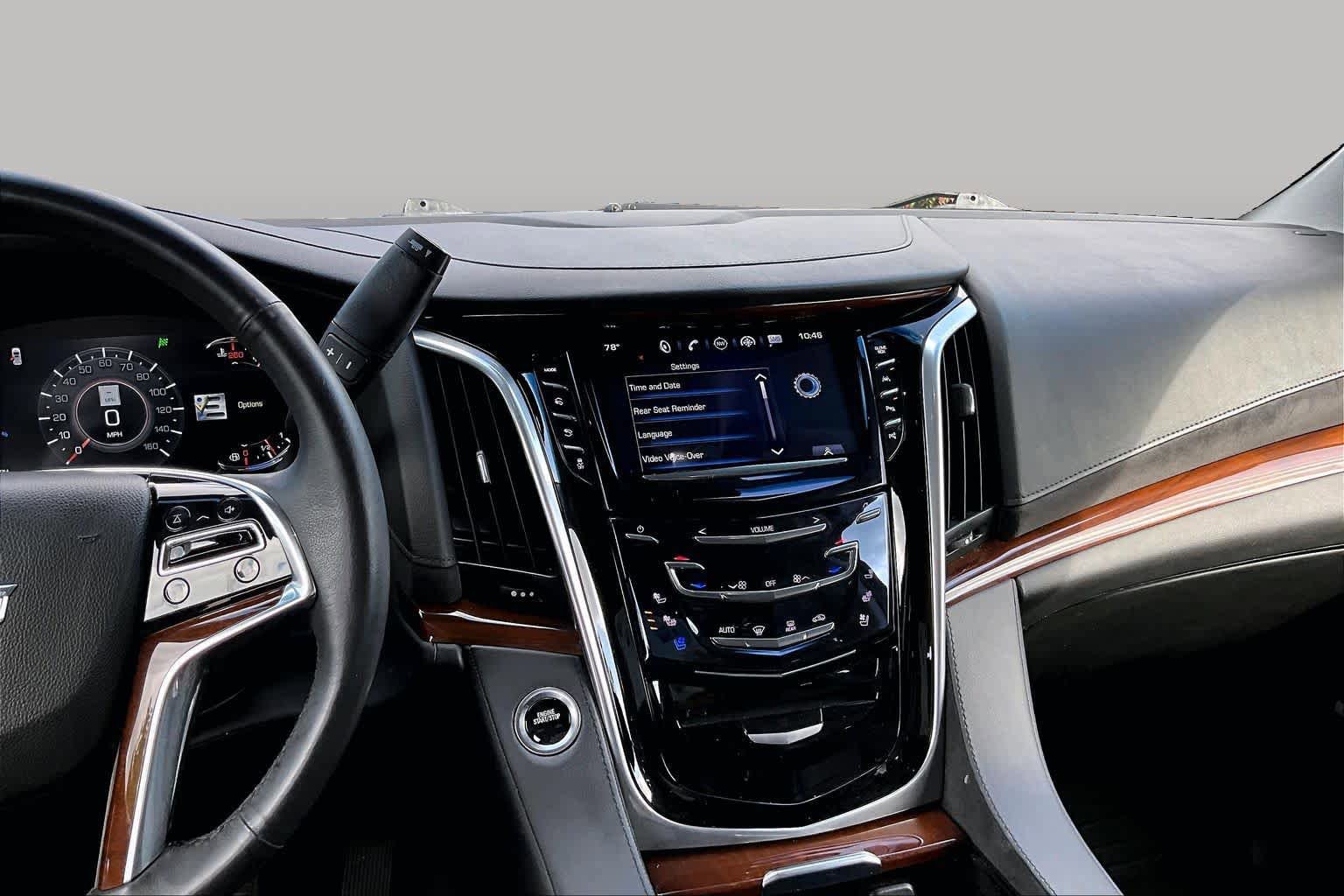 Used 2019 Cadillac Escalade ESV Luxury AWD/4WD image 7