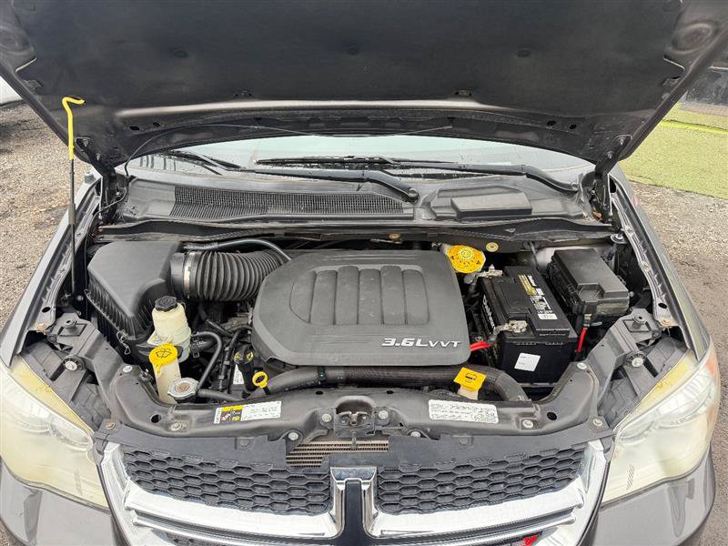Used 2018 Dodge Grand Caravan SXT FWD image 11