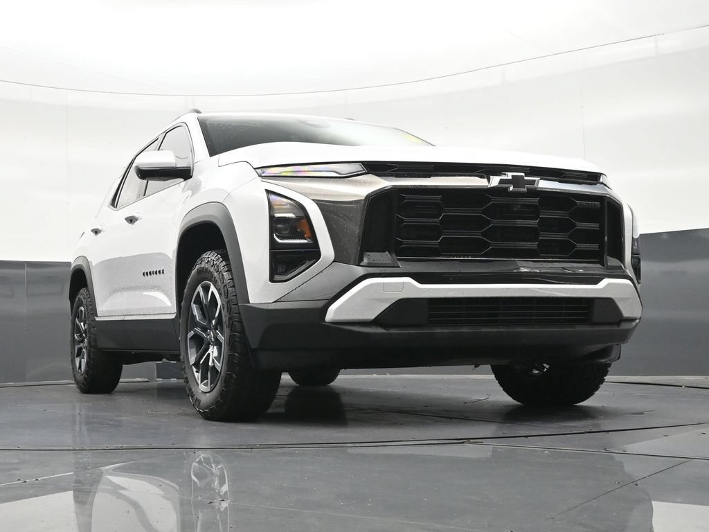 Used 2025 Chevrolet Equinox ACTIV w/ Safety and Technology Package FWD image 30