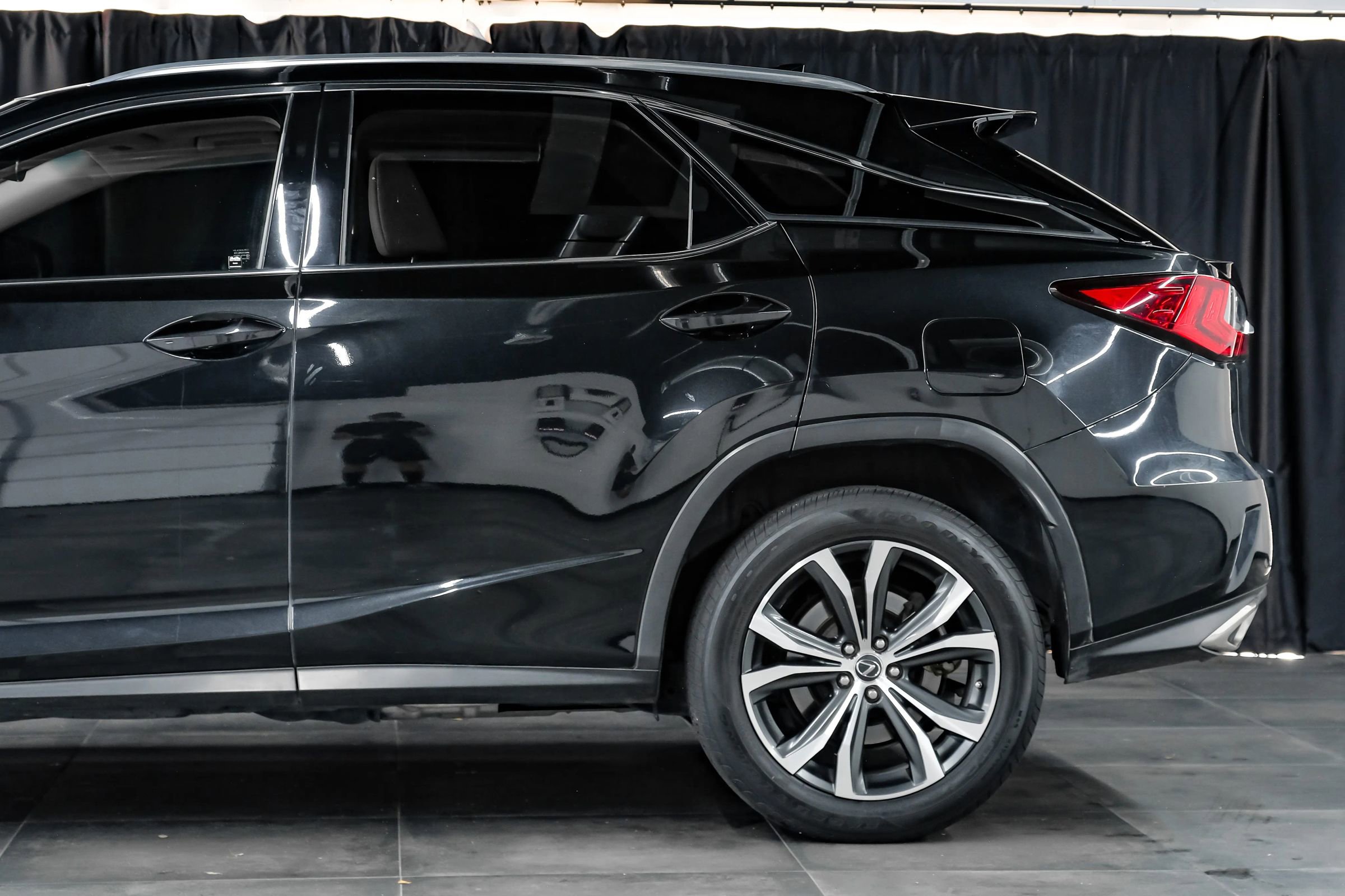 Used 2019 Lexus RX 350 FWD w/ Premium Package image 18