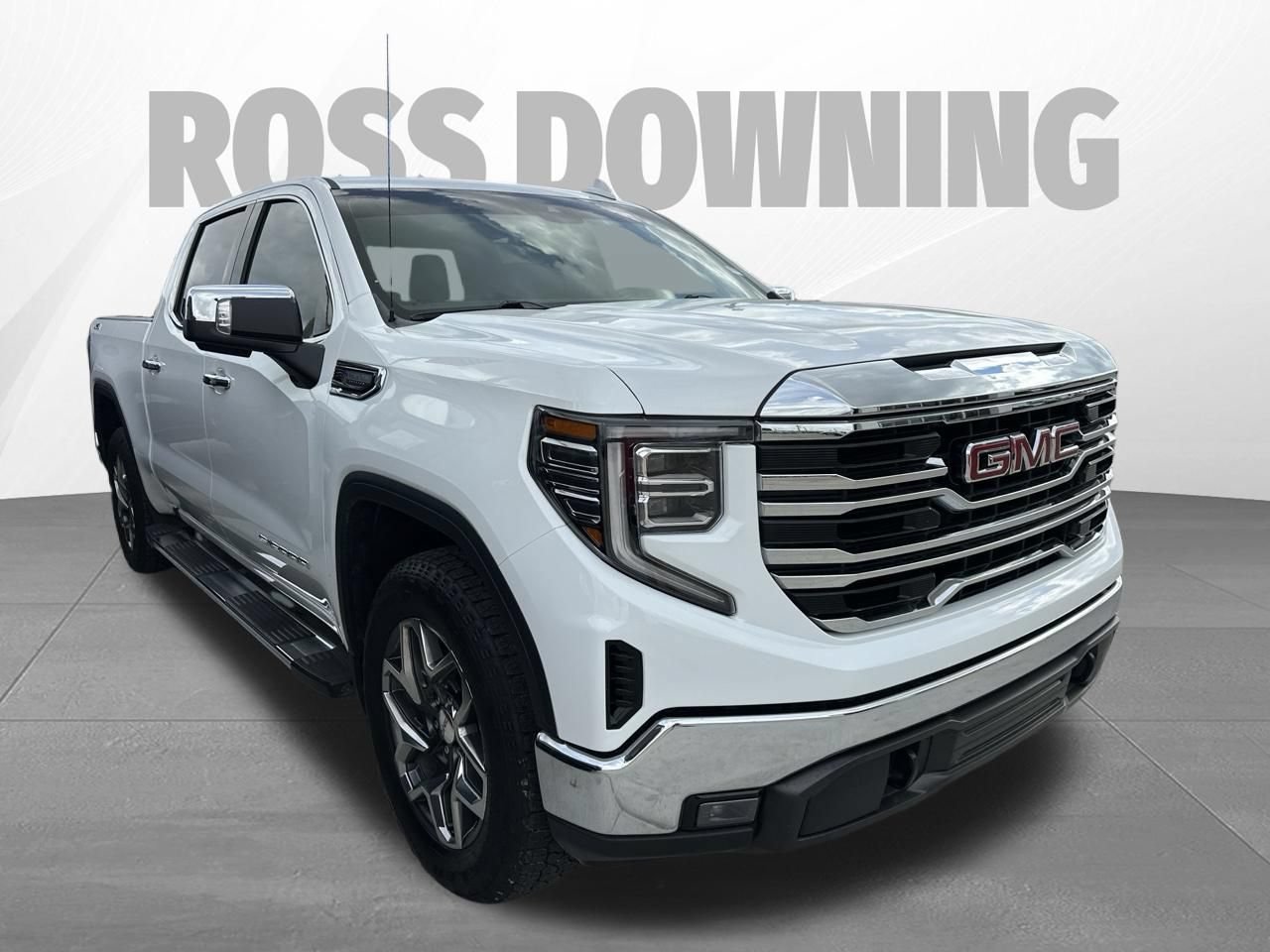 Used 2026 GMC Sierra 1500 SLT AWD/4WD image 3