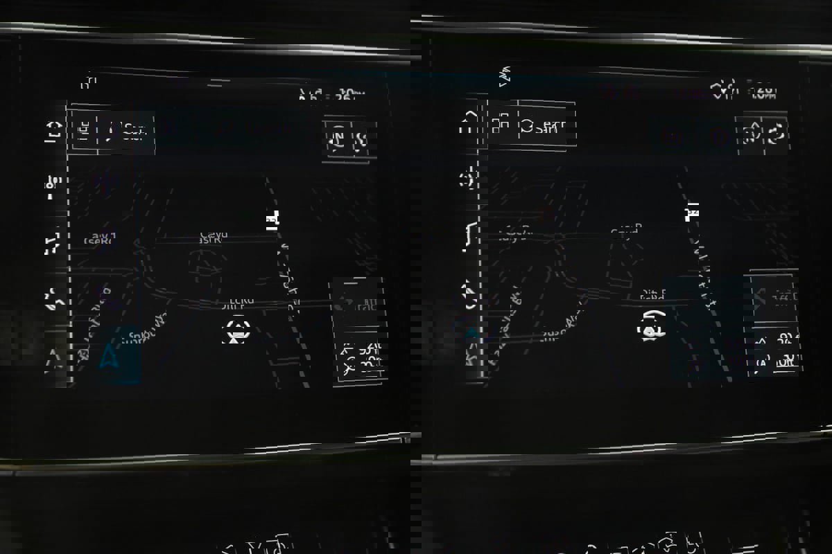 Used 2021 Audi Q8 Prestige w/ Prestige Package image 9