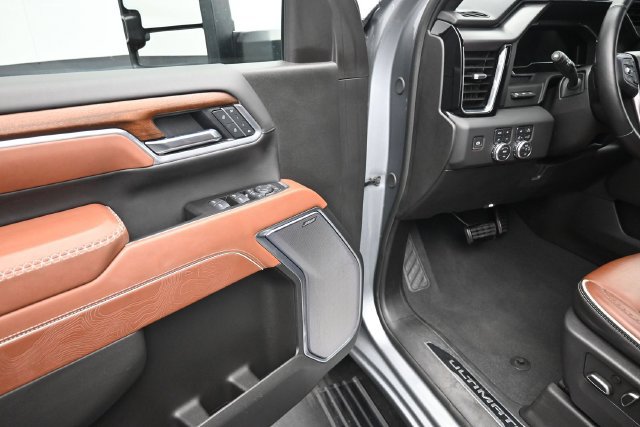 Used 2025 GMC Sierra 3500 Denali Ultimate AWD/4WD image 19