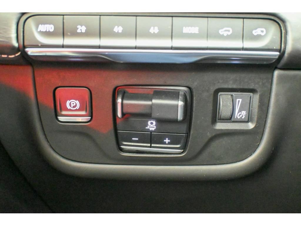 Used 2022 Cadillac Escalade Sport Platinum w/ Heavy-Duty Trailer Package image 46