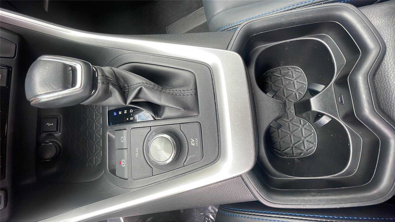 Used 2020 Toyota RAV4 XSE w/ XSE Grade Weather Package image 13