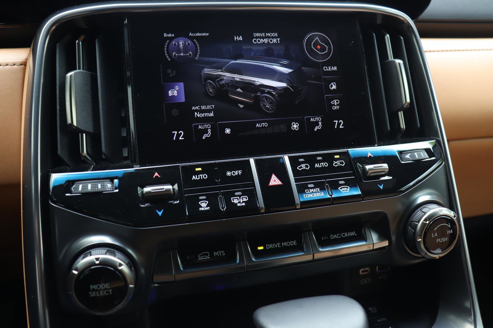 Used 2024 Lexus LX 600 4WD w/ Luxury Package image 37