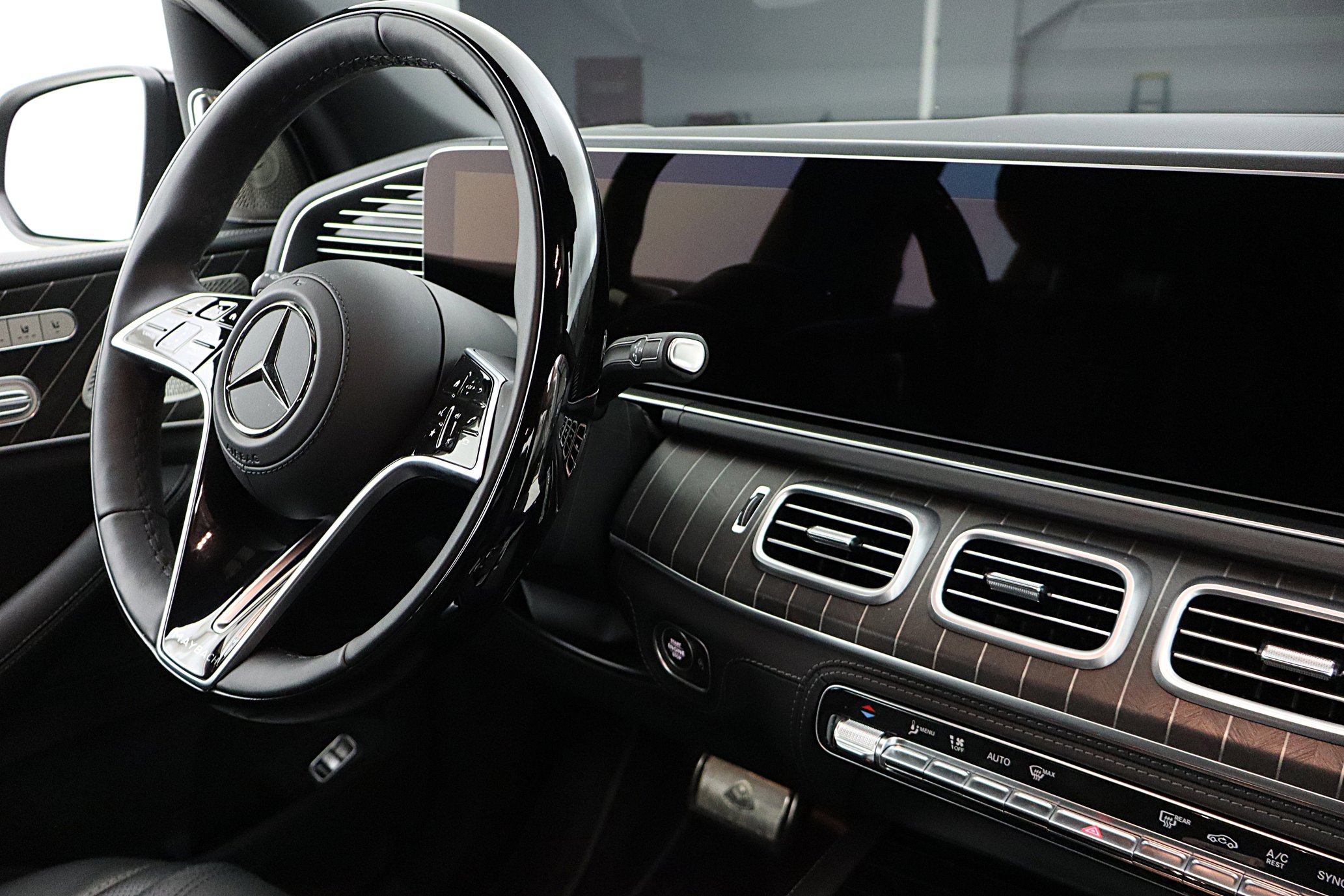 Used 2026 Mercedes-Benz Maybach GLS 600 4MATIC image 31