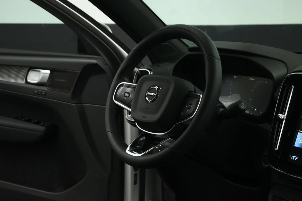 Used 2022 Volvo XC40 T5 R-Design AWD/4WD image 64