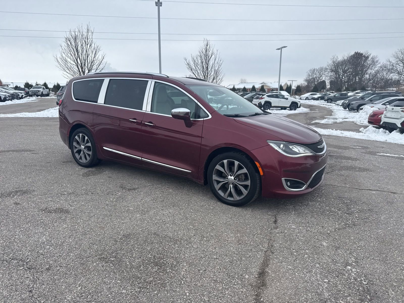 Used 2017 Chrysler Pacifica Limited image 8