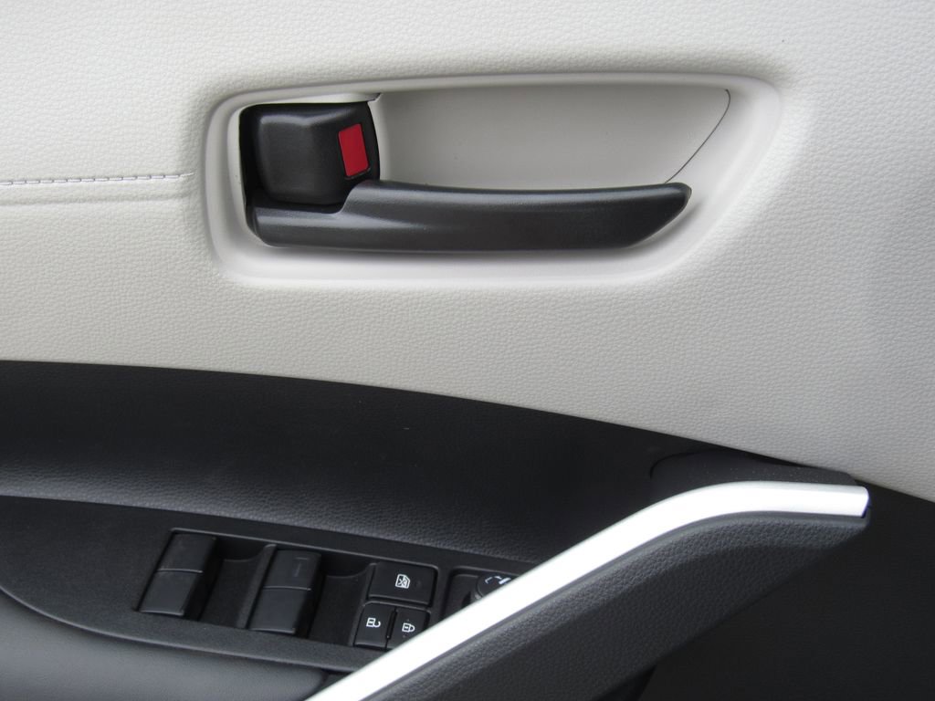 New 2026 Toyota Corolla Cross LE AWD/4WD image 30