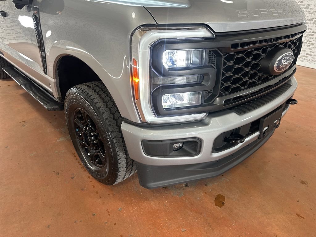 Used 2023 Ford F250 XL w/ STX Appearance Package image 9