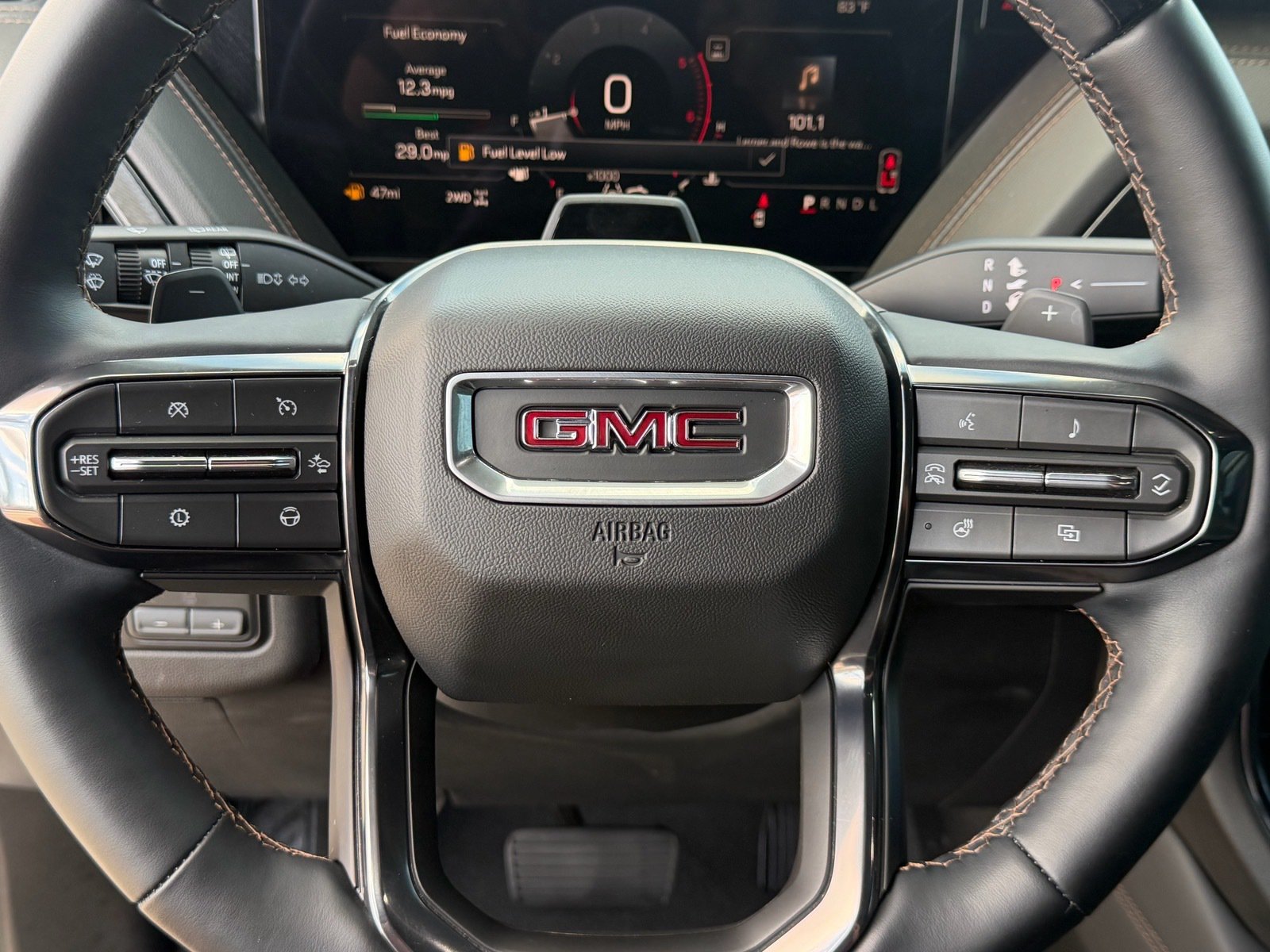 Used 2026 GMC Yukon AT4 w/ AT4 Premium Plus Package AWD/4WD image 36