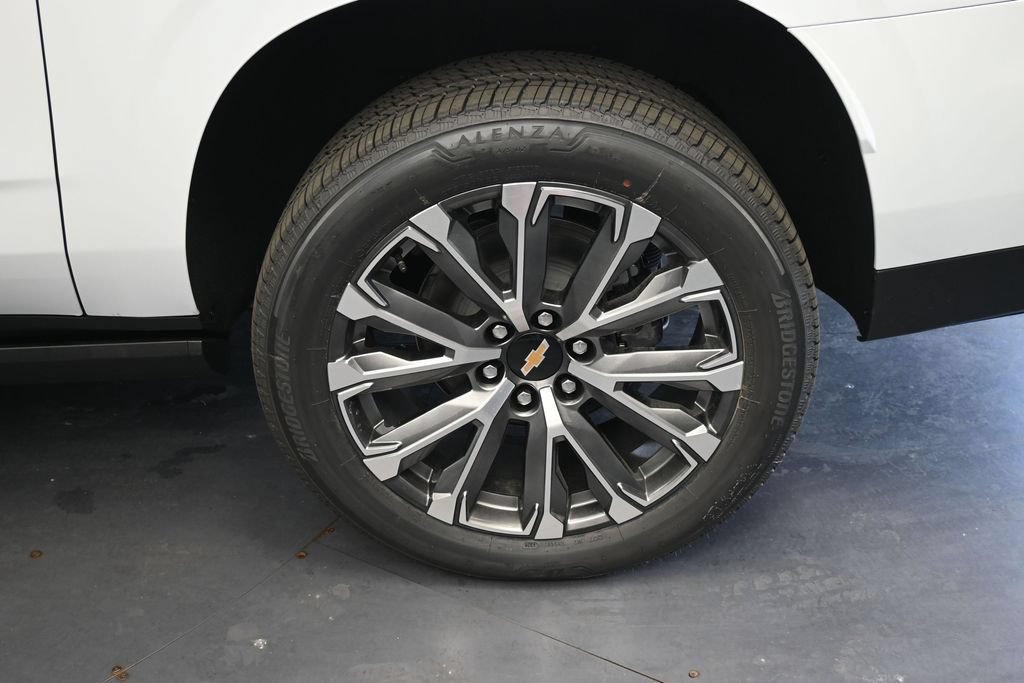 New 2026 Chevrolet Suburban High Country AWD/4WD image 13