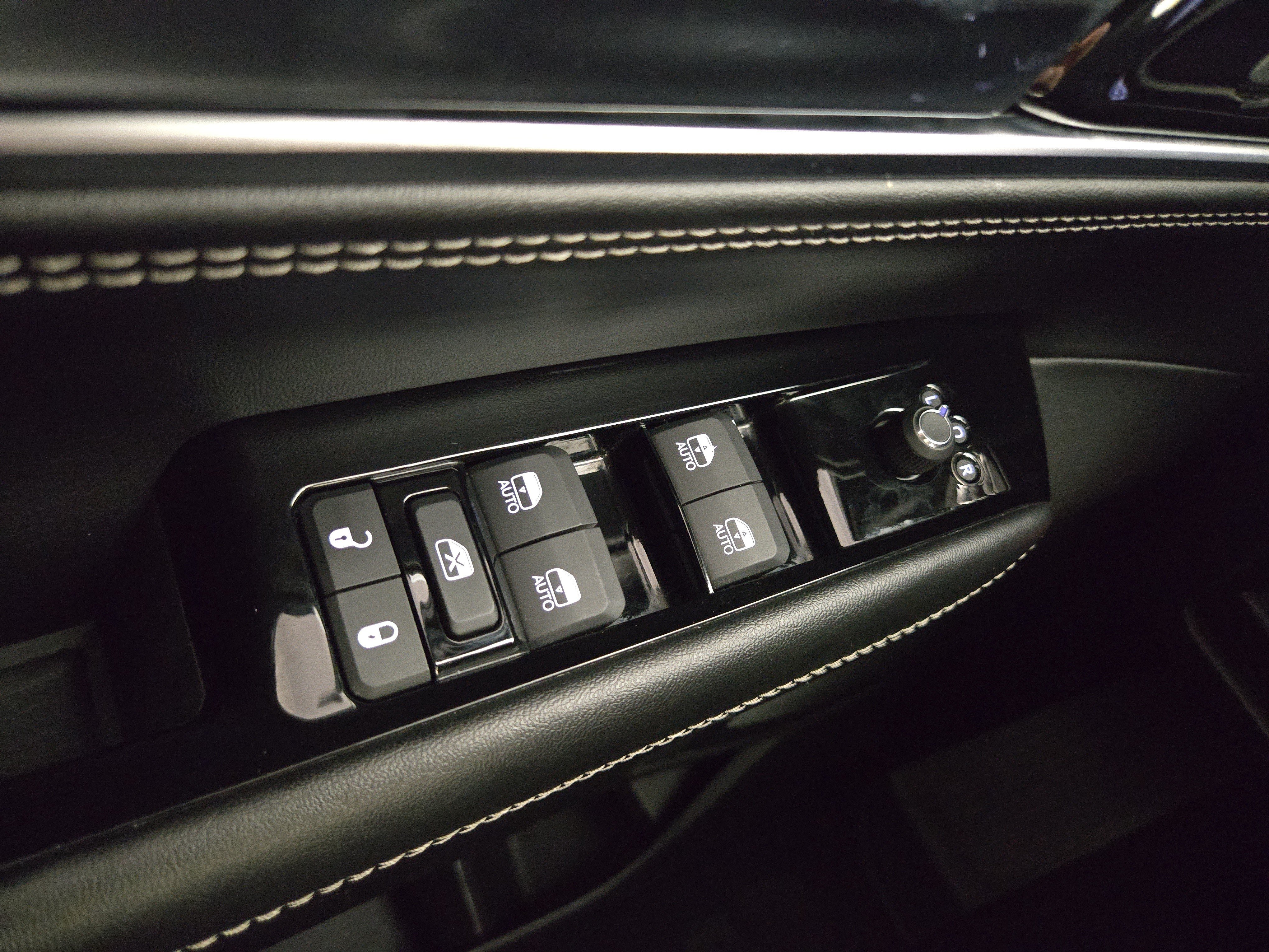 Used 2023 Jeep Wagoneer Series II AWD/4WD image 33