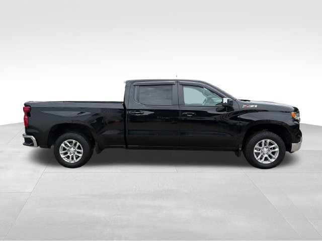 Used 2023 Chevrolet Silverado 1500 LT AWD/4WD image 2