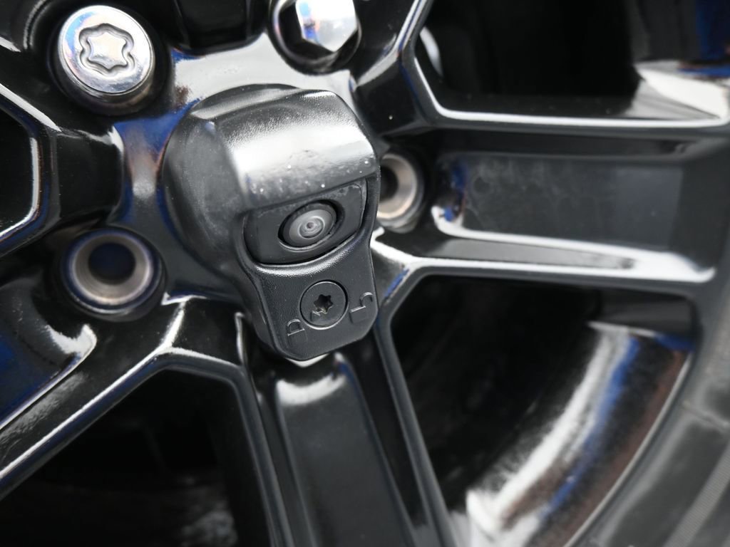 Used 2022 Jeep Wrangler Unlimited Sport image 39