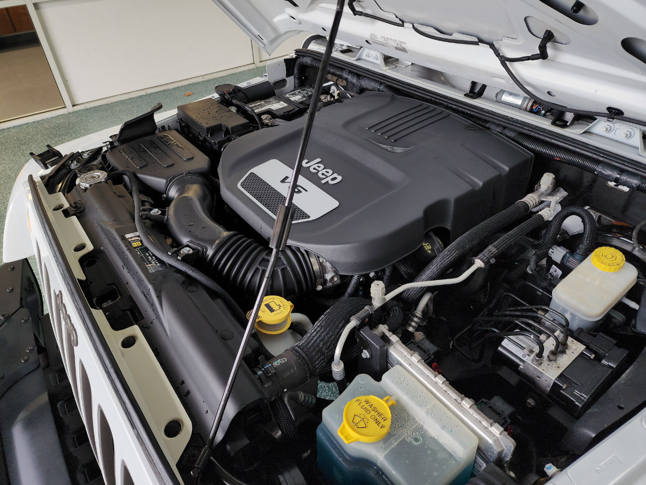 Used 2018 Jeep Wrangler Sport image 32