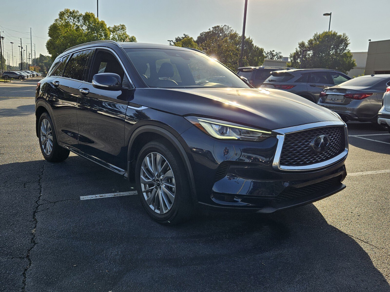 Used 2023 INFINITI QX50 Luxe FWD image 4