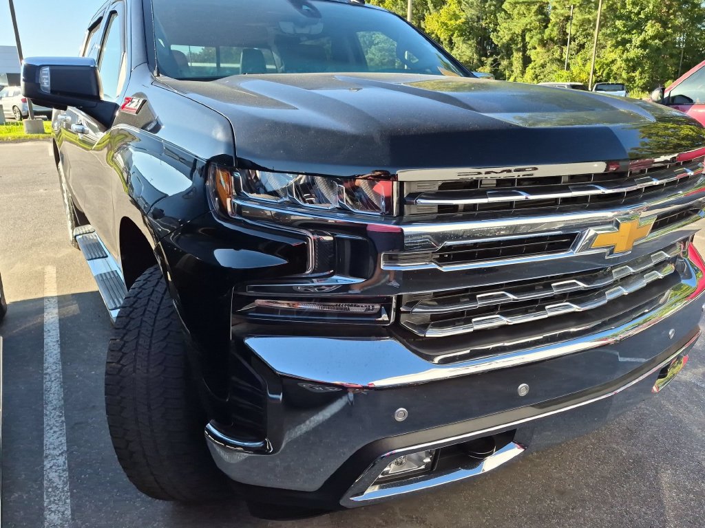 Used 2021 Chevrolet Silverado 1500 LTZ w/ LTZ Premium Package AWD/4WD image 15