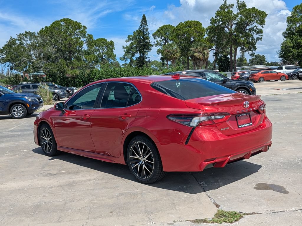 Used 2021 Toyota Camry SE FWD image 6
