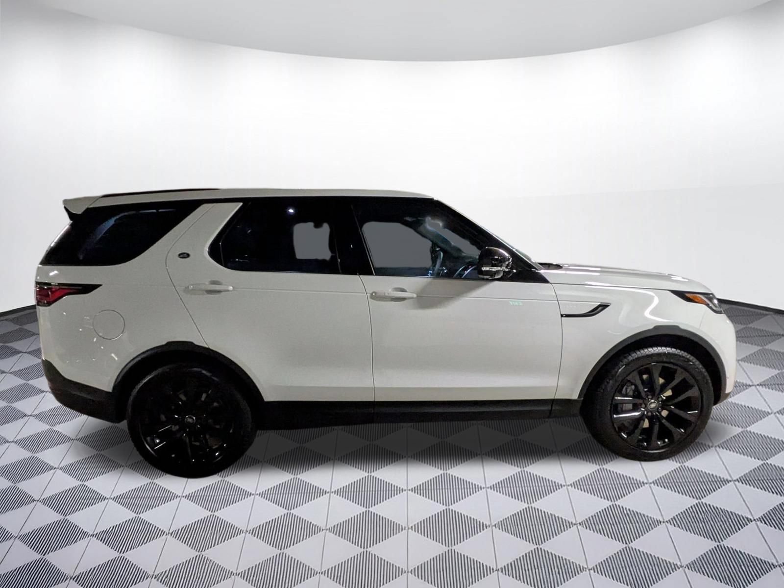 New 2026 Land Rover Discovery S AWD/4WD image 6