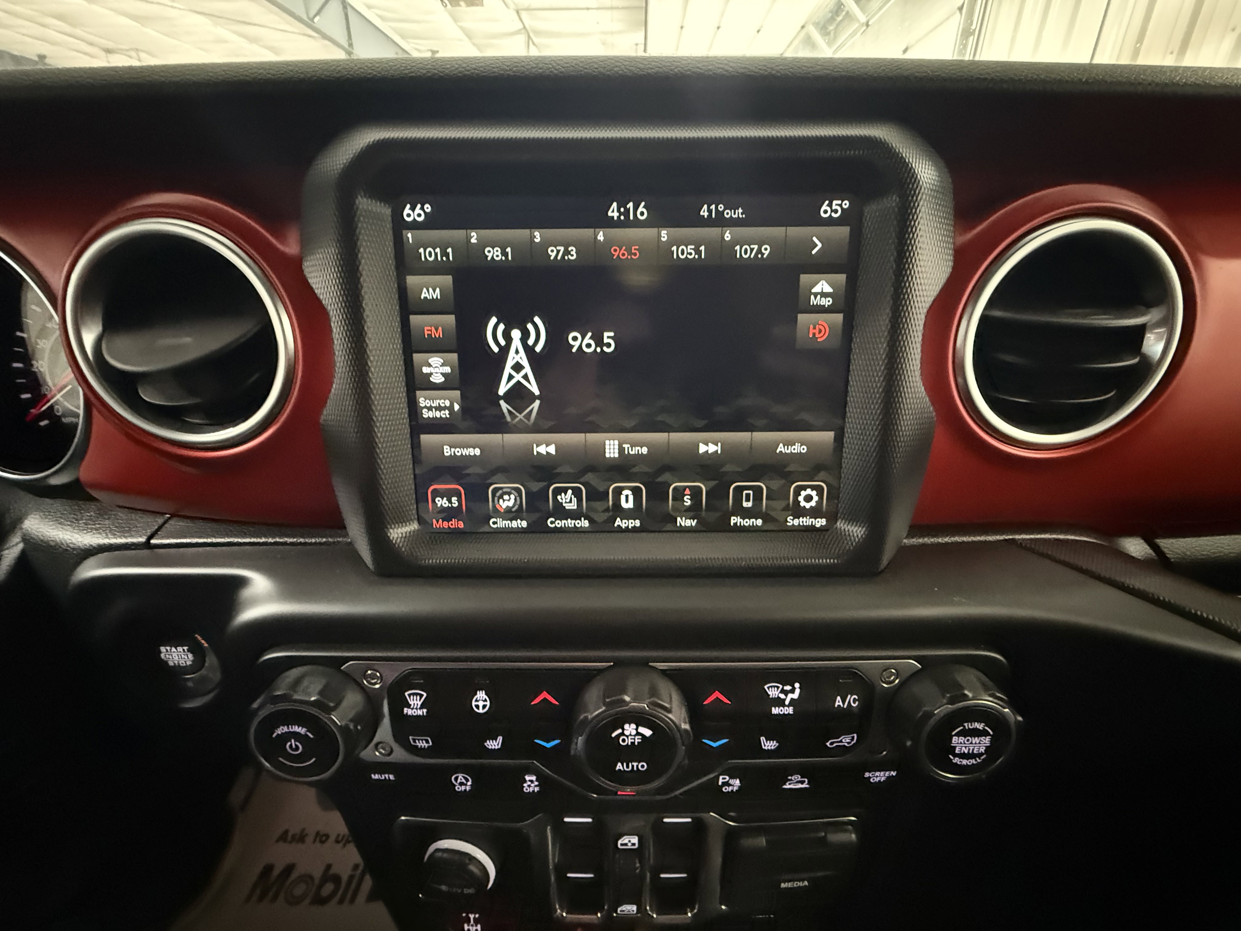 Used 2021 Jeep Wrangler Unlimited Rubicon AWD/4WD image 27