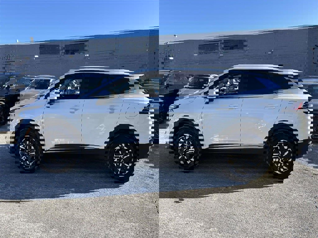 Used 2023 Kia Sportage LX image 7