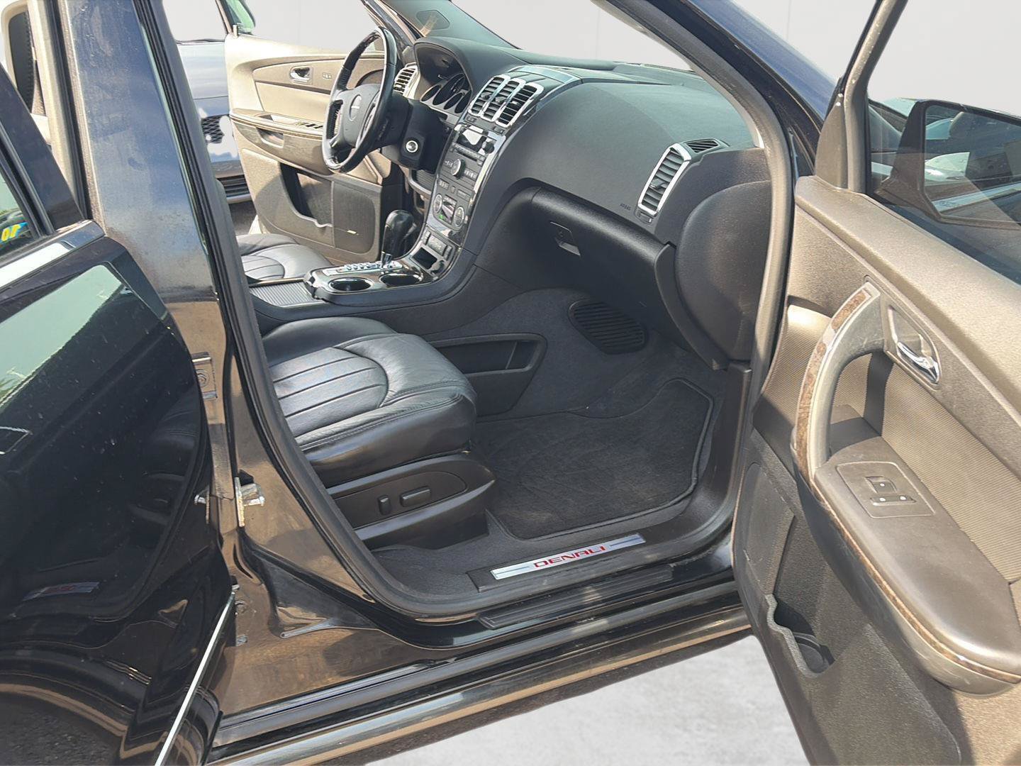 Used 2012 GMC Acadia Denali FWD image 16