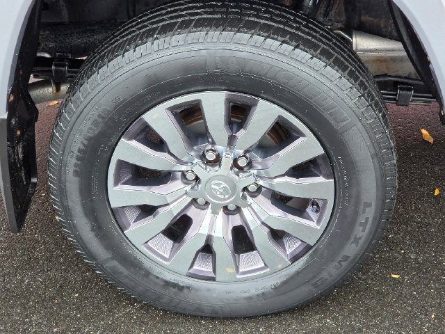 Used 2023 Toyota Tacoma Limited AWD/4WD image 12