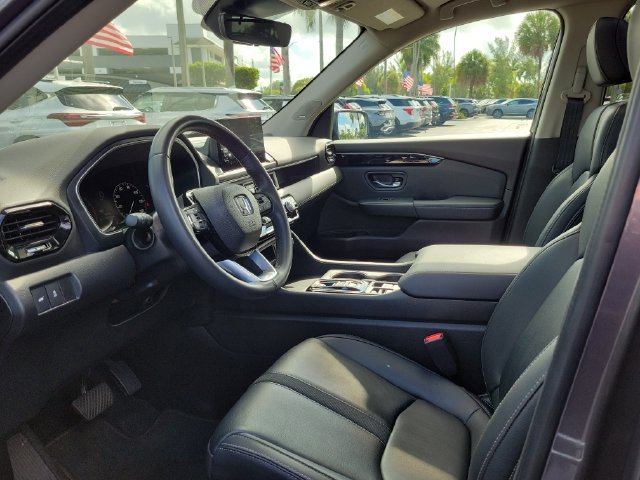 Used 2023 Honda Pilot Touring image 16