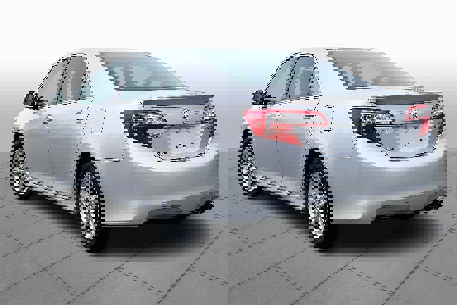 Used 2014 Toyota Camry SE w/ Fleet Convenience Package image 12