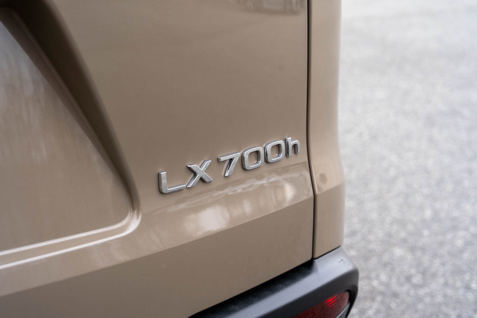 Used 2025 Lexus LX 700h Overtrail image 13