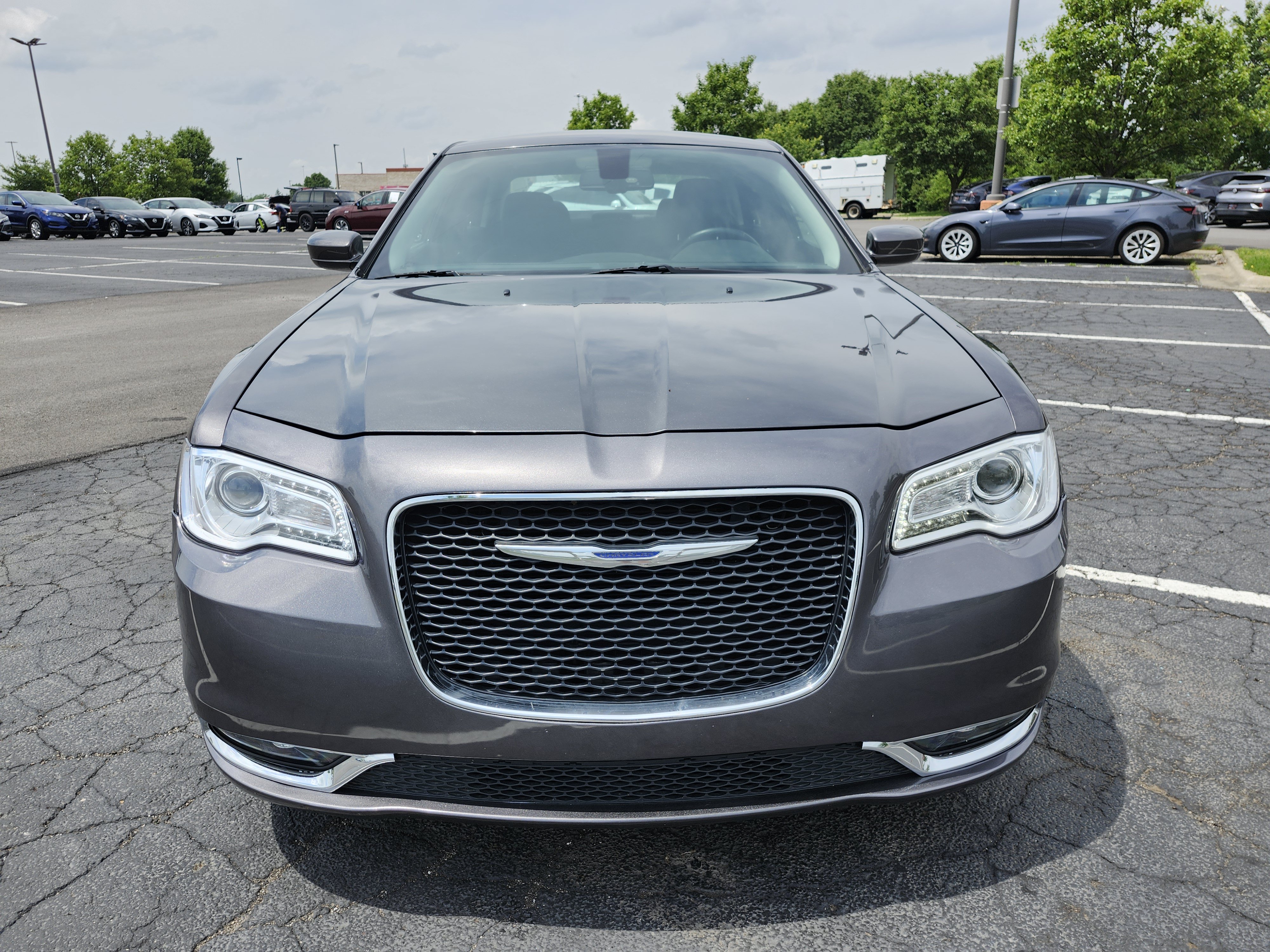 Used 2018 Chrysler 300 Touring w/ Driver Convenience Group RWD image 10