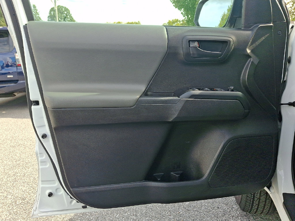 Used 2022 Toyota Tacoma SR w/ SR Convenience Package RWD image 15