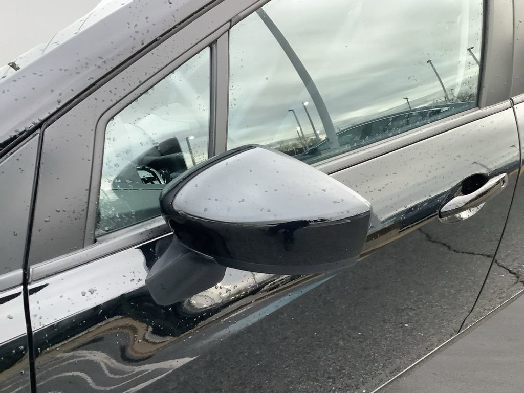 Used 2025 Nissan Versa SV w/ Trunk Package image 11