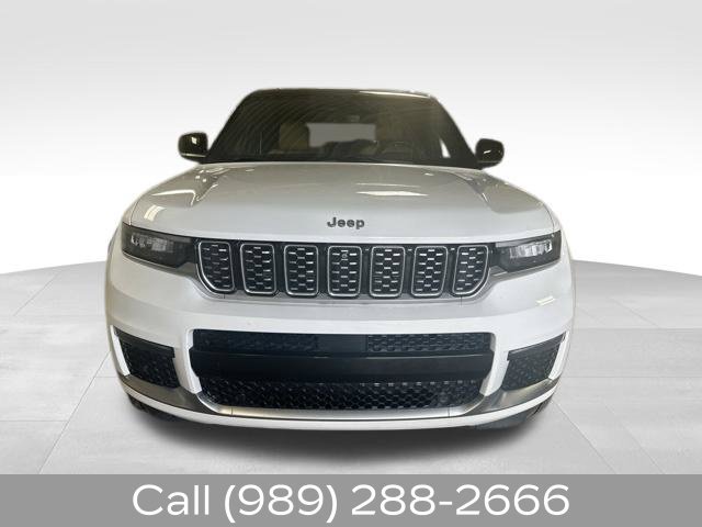 Used 2021 Jeep Grand Cherokee L Summit w/ Luxury Tech Group V AWD/4WD image 2