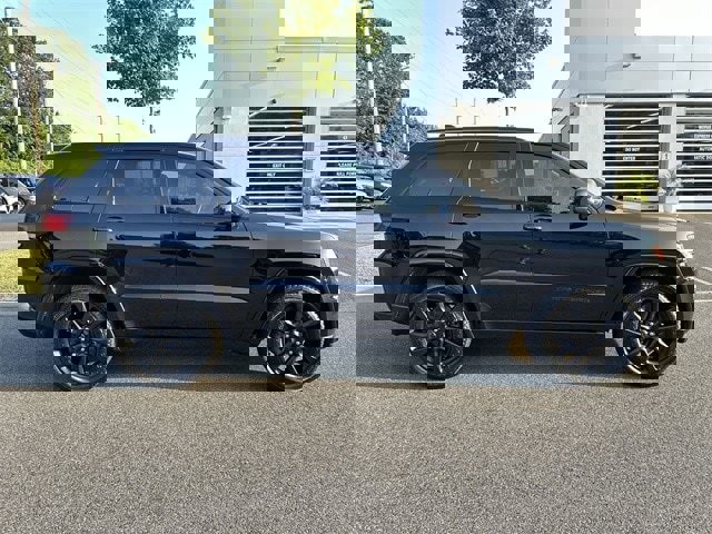 Certified 2020 Jeep Grand Cherokee Altitude image 9