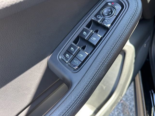 Used 2020 Porsche Macan AWD/4WD image 32
