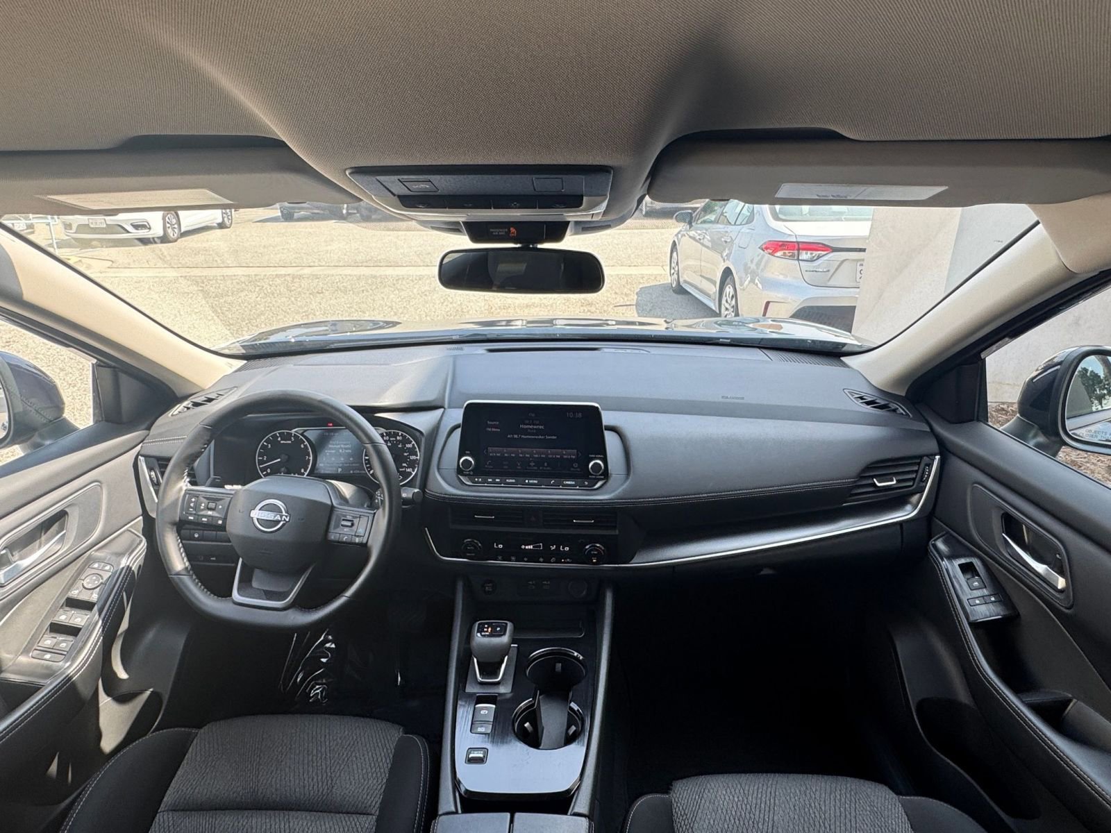 Used 2025 Nissan Rogue SV FWD image 35
