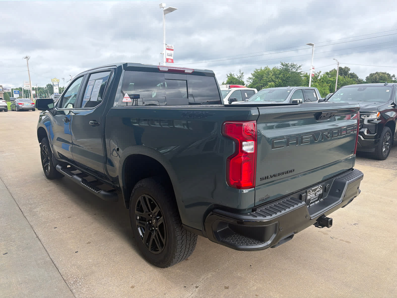 Used 2026 Chevrolet Silverado 1500 LT Trail Boss w/ LT Trail Boss Premium Package AWD/4WD image 4