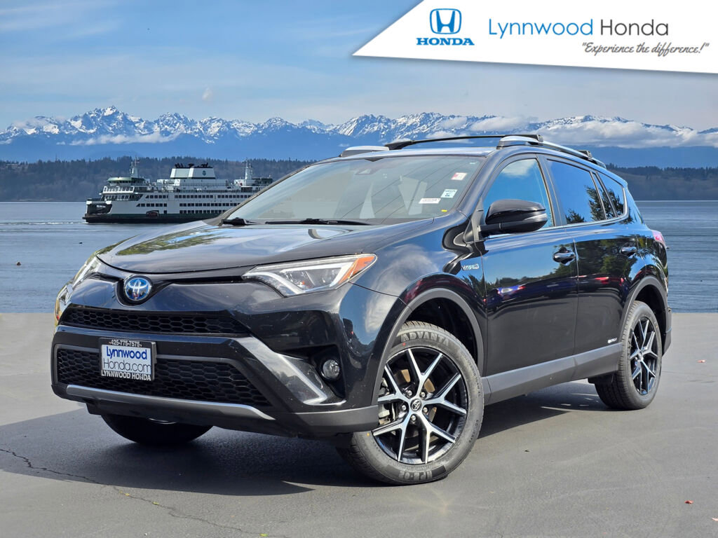 Used 2018 Toyota RAV4 SE