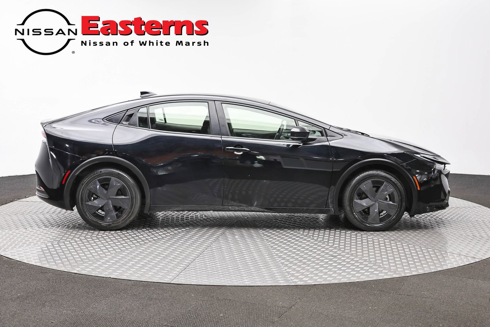 Used 2023 Toyota Prius LE FWD image 4