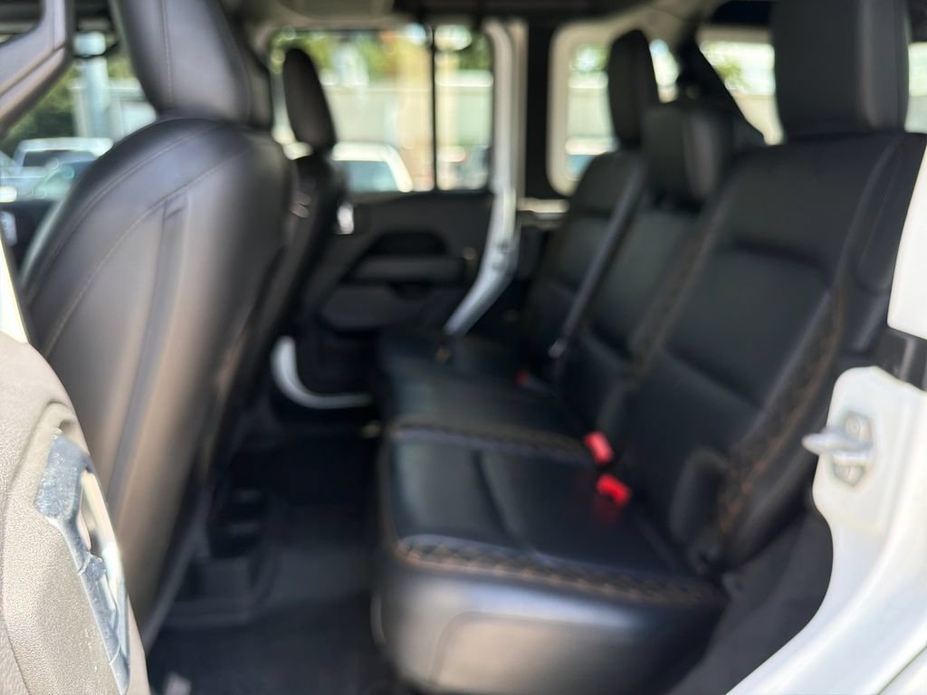 Used 2023 Jeep Wrangler Unlimited Sahara AWD/4WD image 21